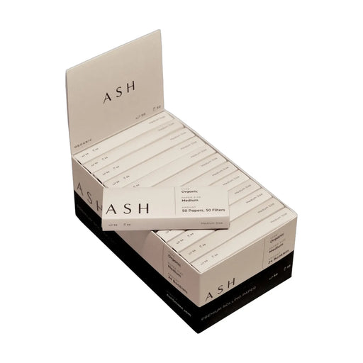 Organic wood pulp rolling papers, medium size, 50 papers and tips per booklet